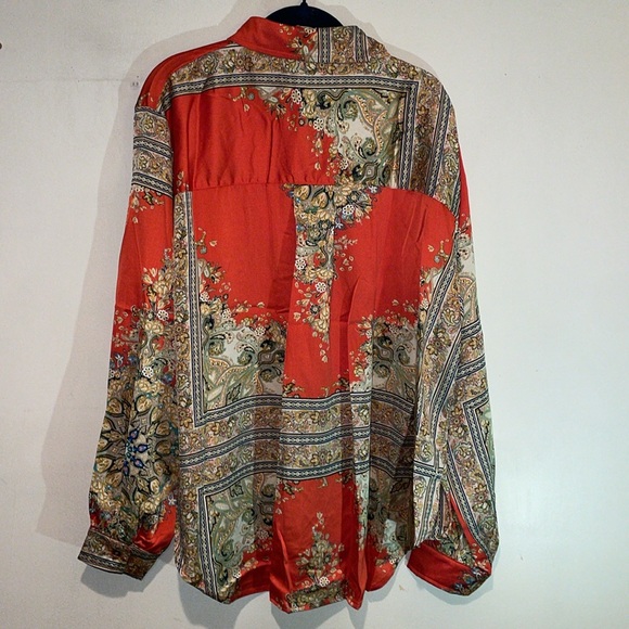 Women’s Button Down Blouse Large NWOT - Picture 3 of 3
